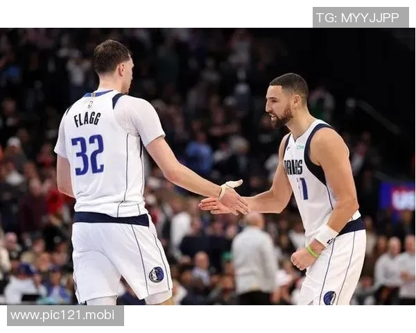 明日独行侠战森林狼伤病:弗拉格等3人缺席,森林狼全员健康 明日独行侠战森林狼伤病:弗拉格等3人缺席,森林狼全员健康